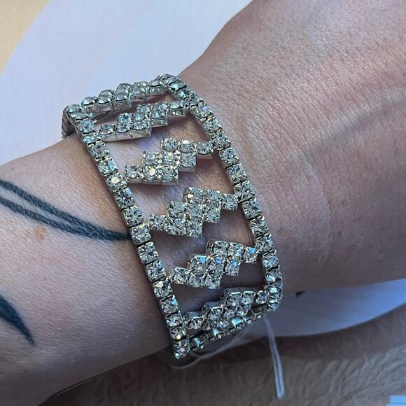 Vintage 1980s Rhinestone Lightning Bolt Sparkling Wide Stretch Bracelet - Picture 2 of 6